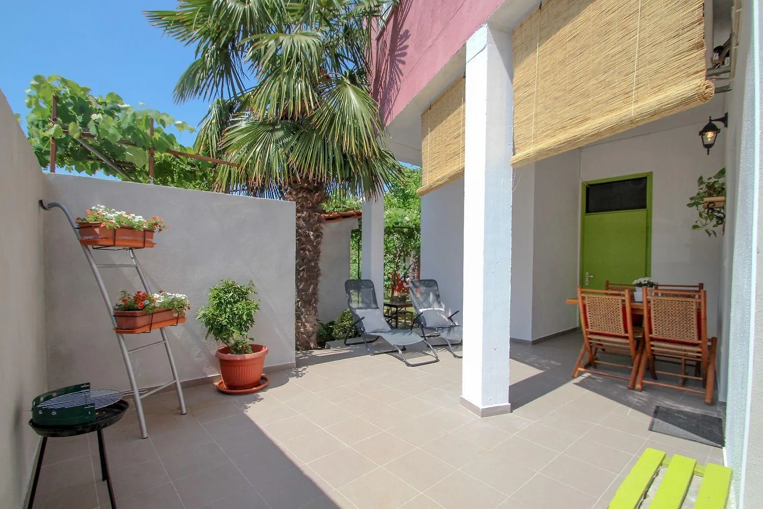 Bezauberndes Studio-Apartment Nur 200 Meter Zum Strand Mit Eigener Galerie Novigrad  Apartment Novigrad (Istria)