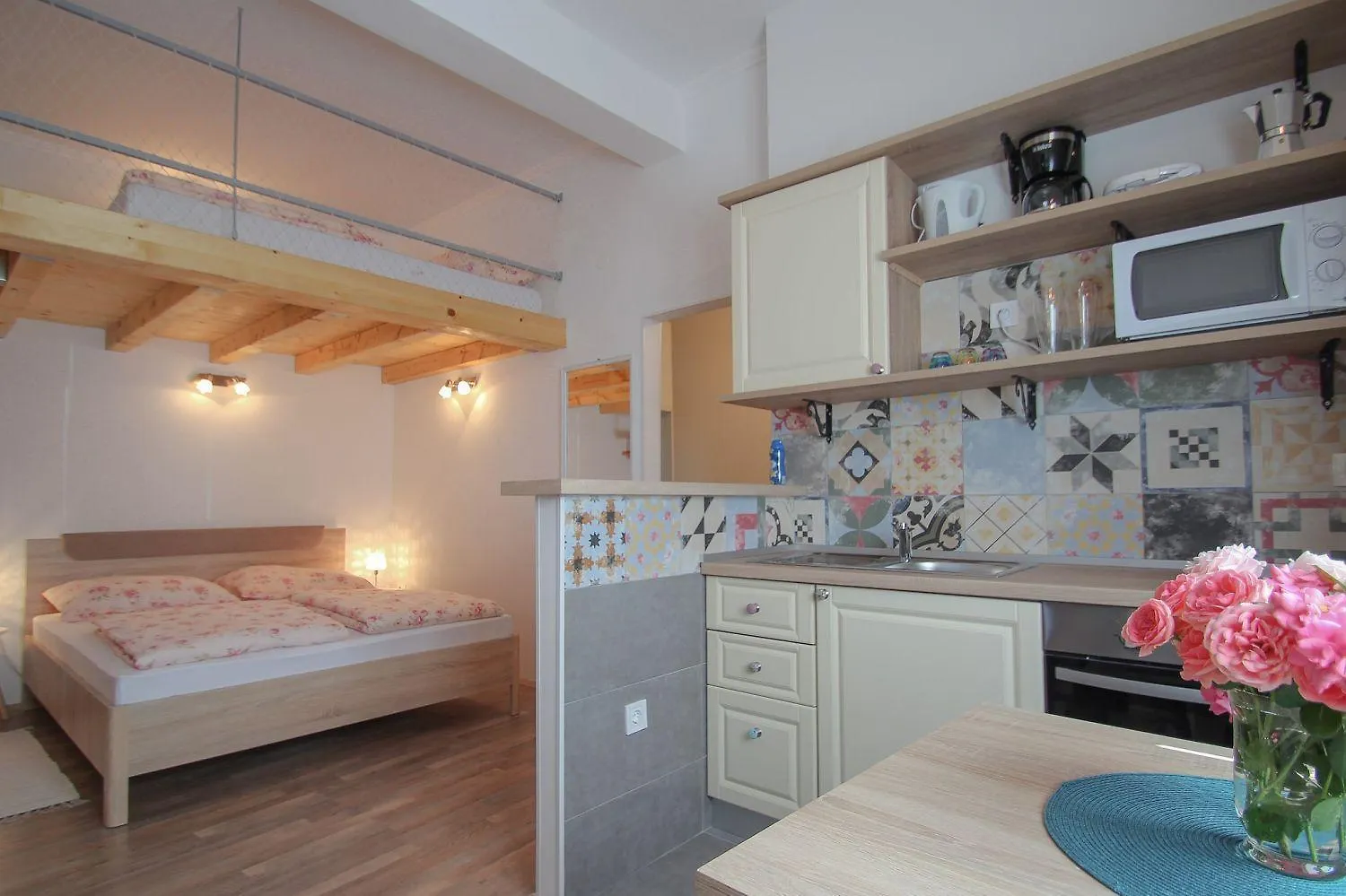 Bezauberndes Studio-Apartment Nur 200 Meter Zum Strand Mit Eigener Galerie Novigrad